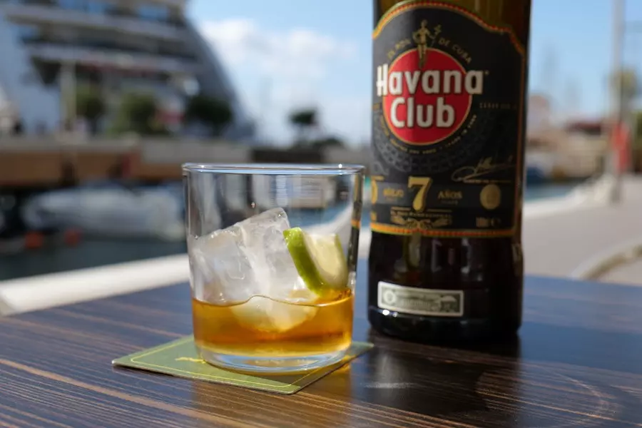 Havana rum on the rocks with lime